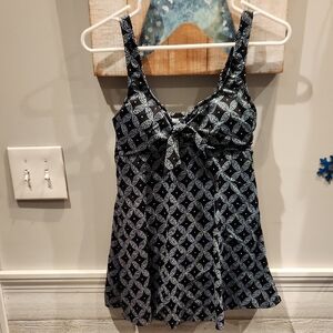 NWT Upstream Women's Elegant Black & White One Piece Swimsuit Sz 8